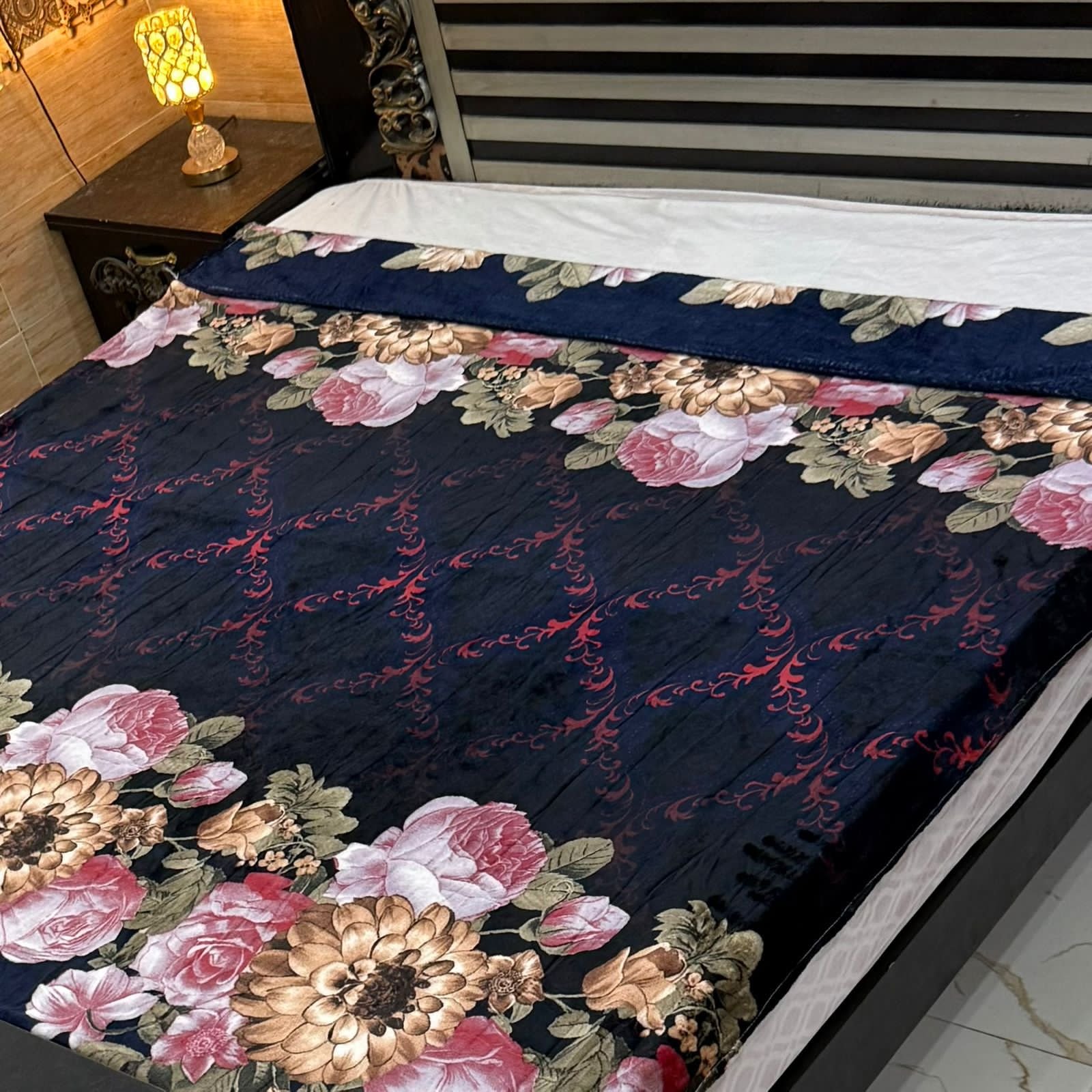 Royal Bloom AC Blanket - Luxurious Comfort