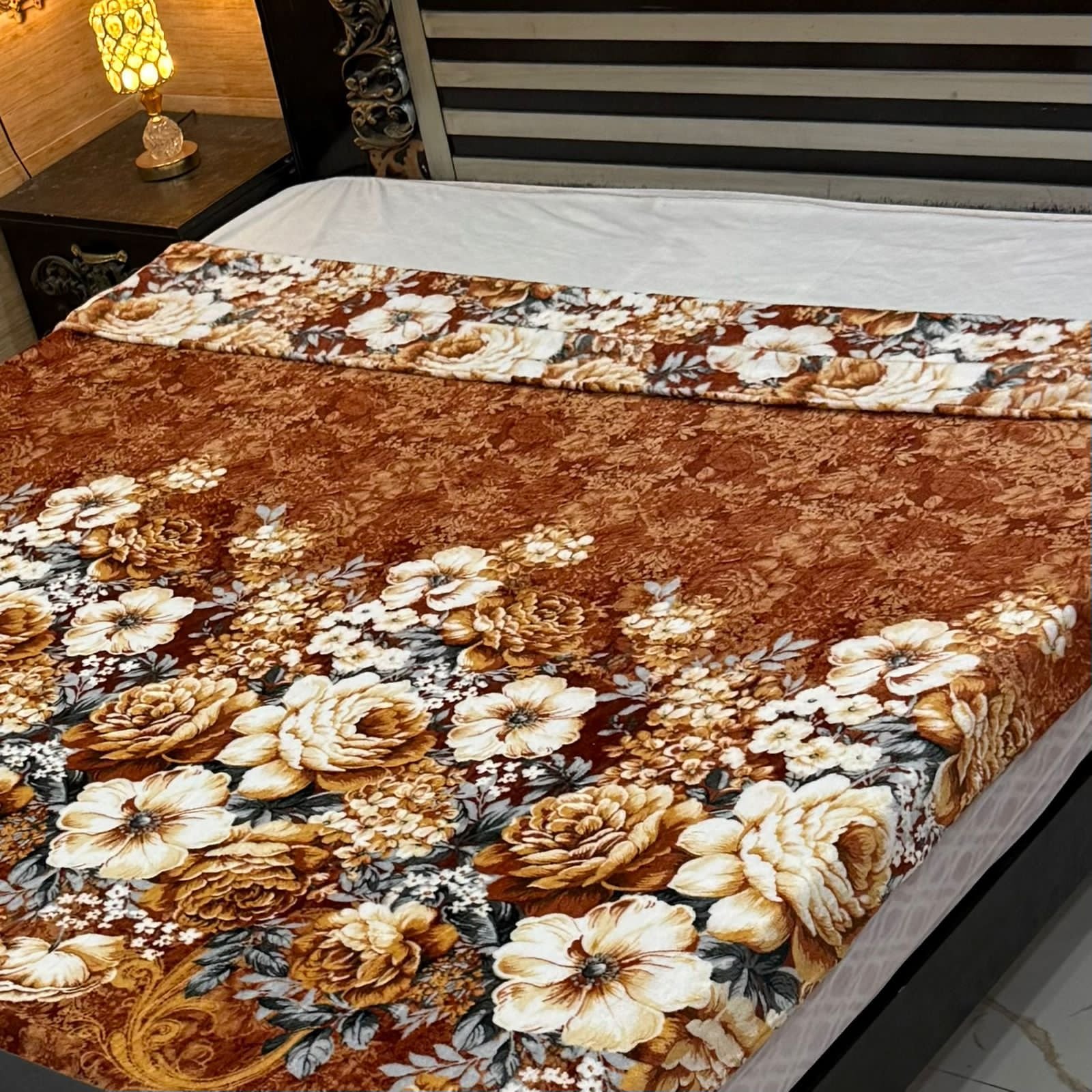Autumn Blossom AC Blanket - Cozy Floral Elegance